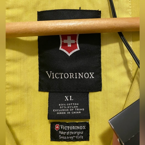 Victorinox yellow utility jacket NWT - Picture 4 of 5
